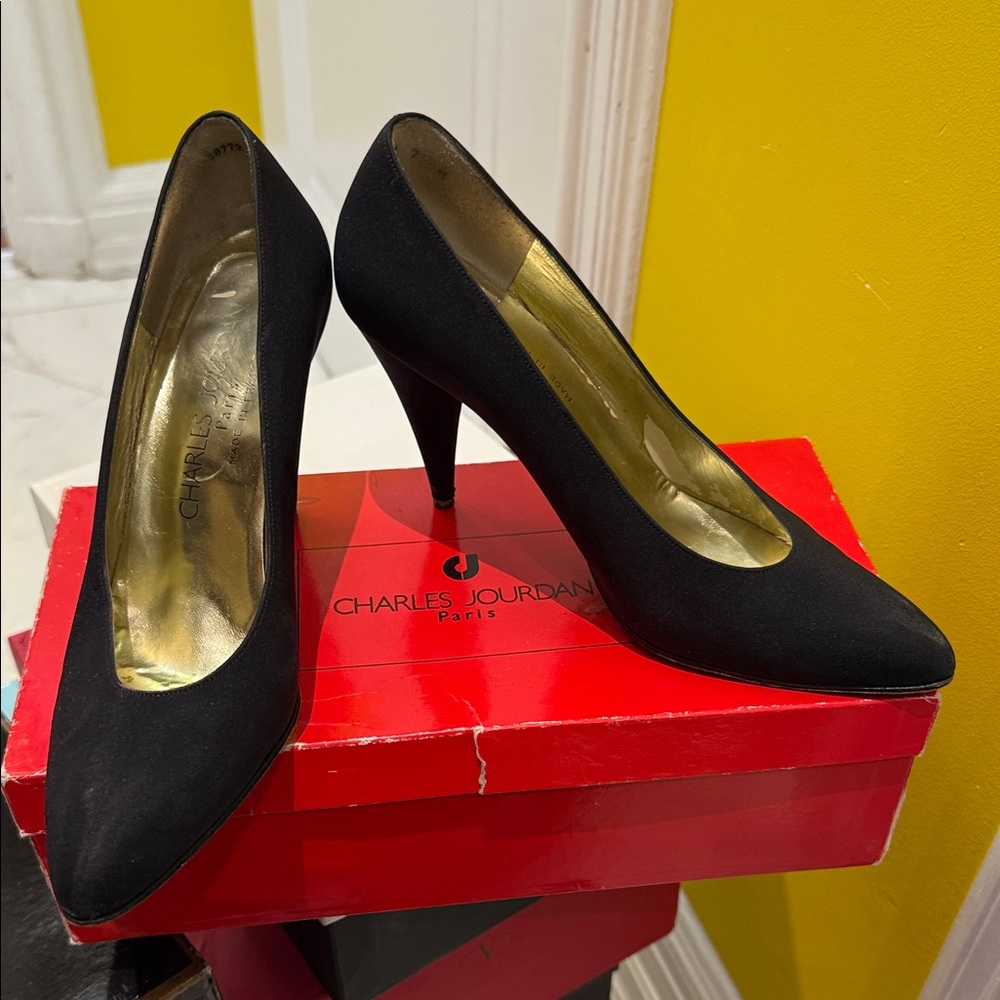 Vintage Charles Jourdan Classic Black Heels 7M